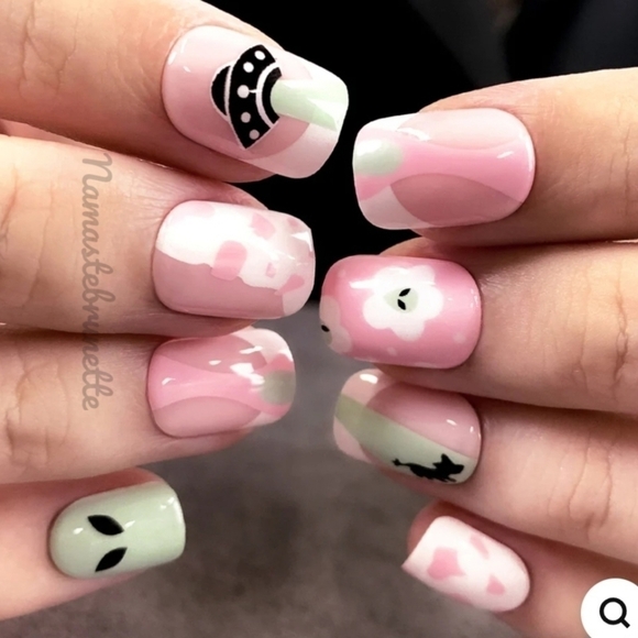 2/$16 Floral Alien Press on Nails - Picture 11 of 16